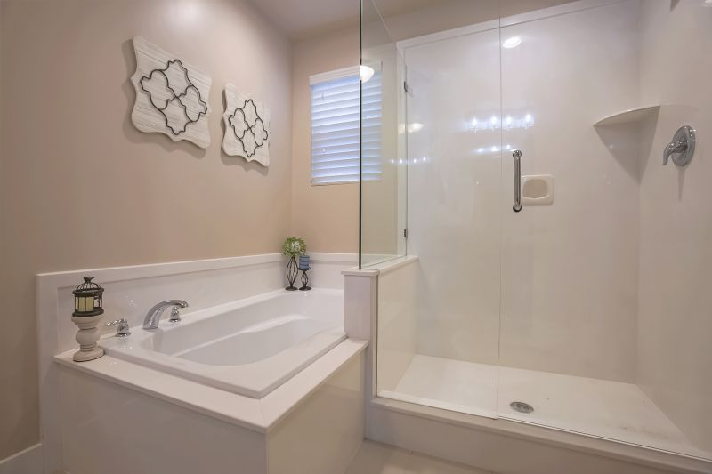 Modern Glass-Enclosed Tub